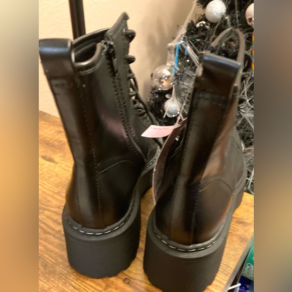 Women's Zea Combat Boots - Wild Fable™ Black Size 8.5 new - Picture 5 of 6